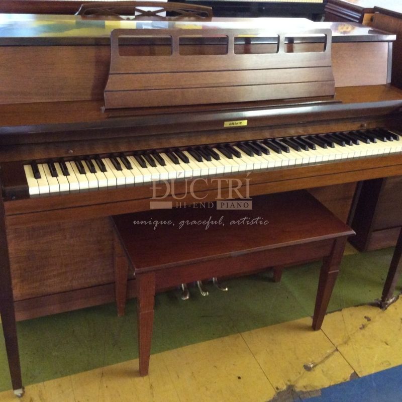 Yamaha SX100R 5 Hình ảnh góc nghiêng Đàn Piano Cơ Yamaha SX100R Upright