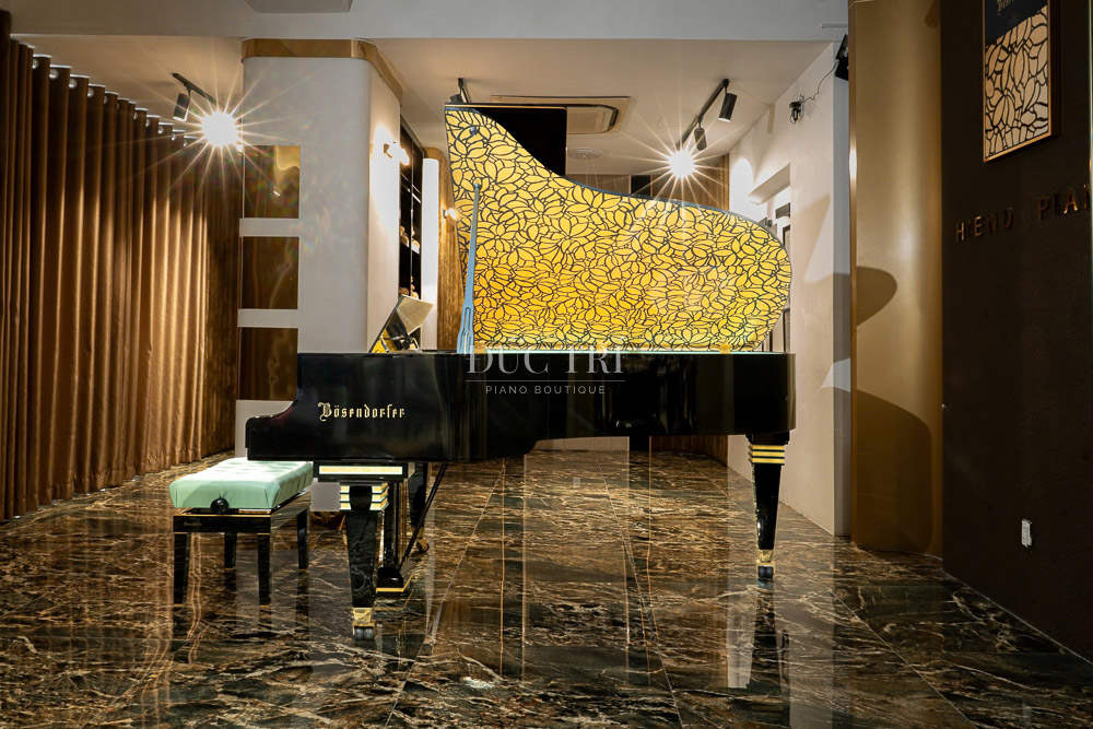 Bösendorfer Secession 2 Bösendorfer Secession đang được trưng bày tại showroom Piano Đức Trí