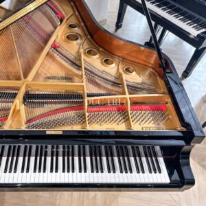 Khung và nội thất bên trong đàn Kawai CA-60
