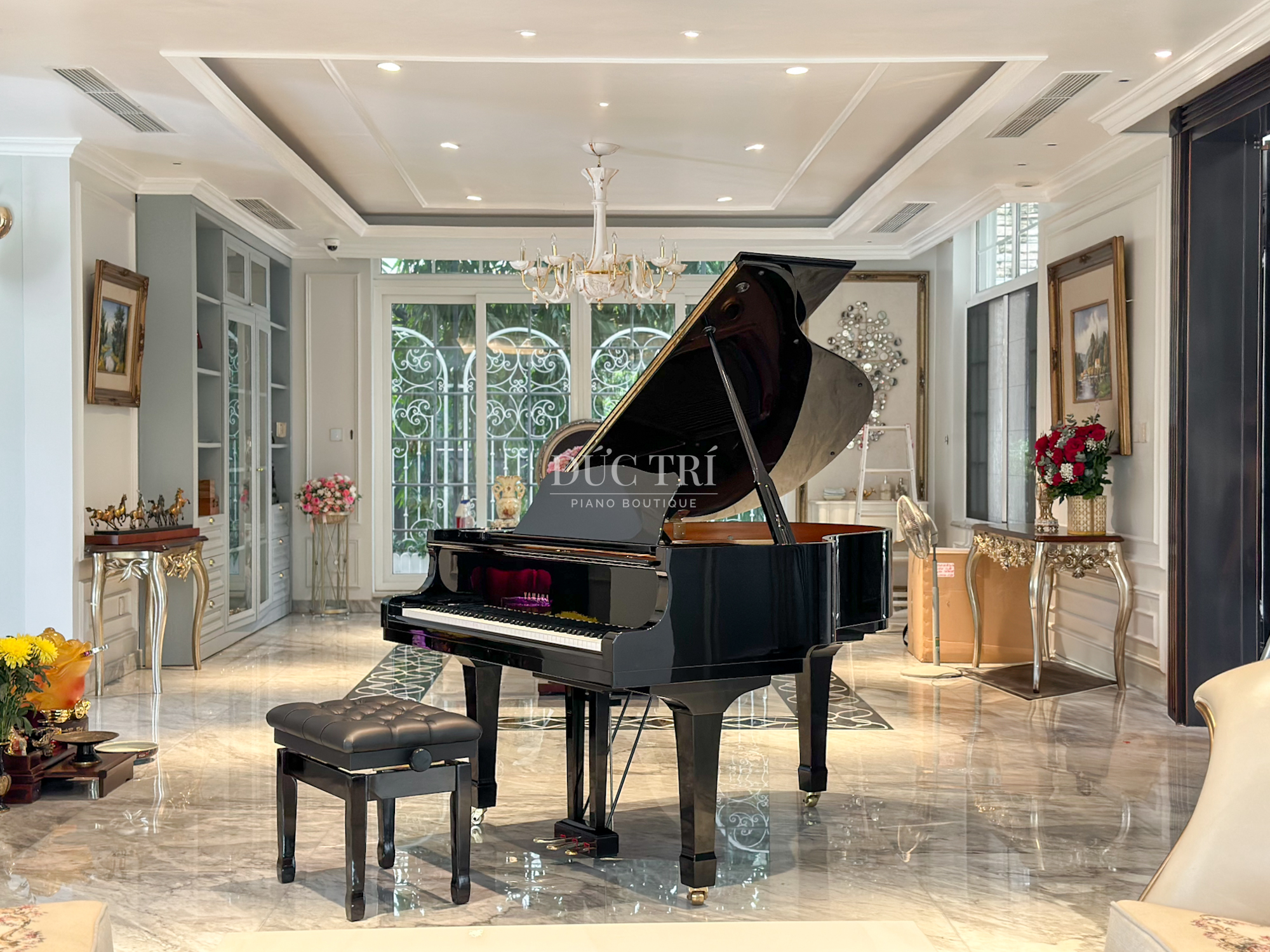 Bàn Giao Grand Piano Yamaha C1